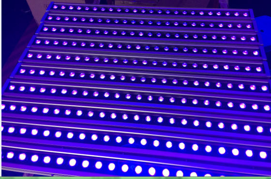 โคมไฟติดผนัง LED IP65